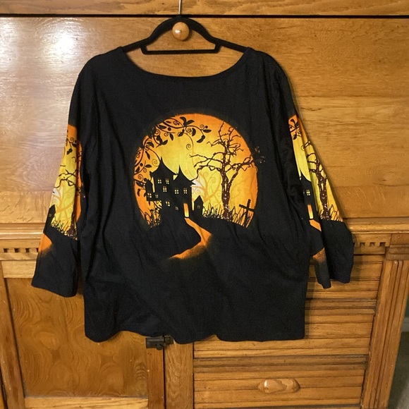 Collections Etc Haunted House Printed Casual Top - Host Pick - Picture 3 of 9